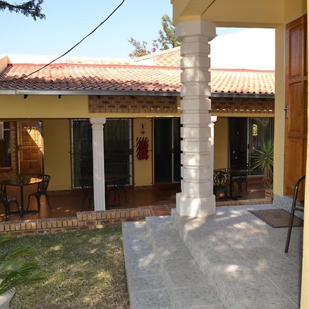 Kamogelo Guest House พีลาเนสเบิร์ก ภายนอก รูปภาพ