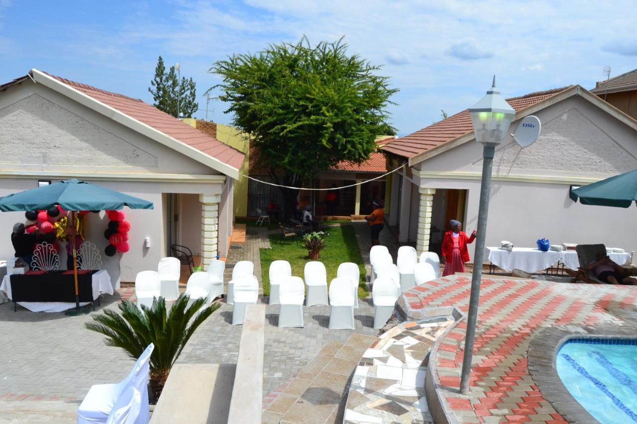 Kamogelo Guest House พีลาเนสเบิร์ก ภายนอก รูปภาพ
