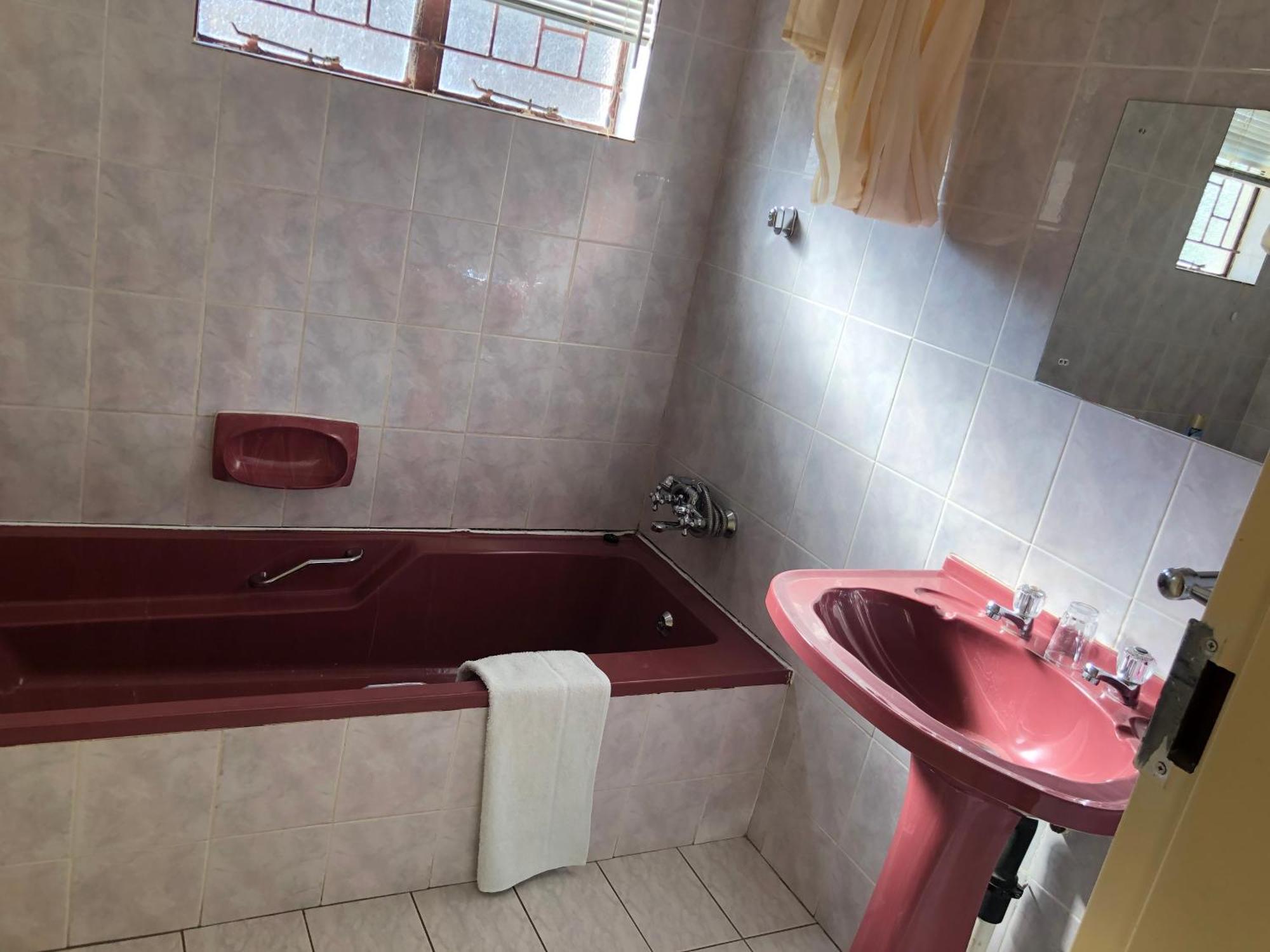 Kamogelo Guest House พีลาเนสเบิร์ก ภายนอก รูปภาพ