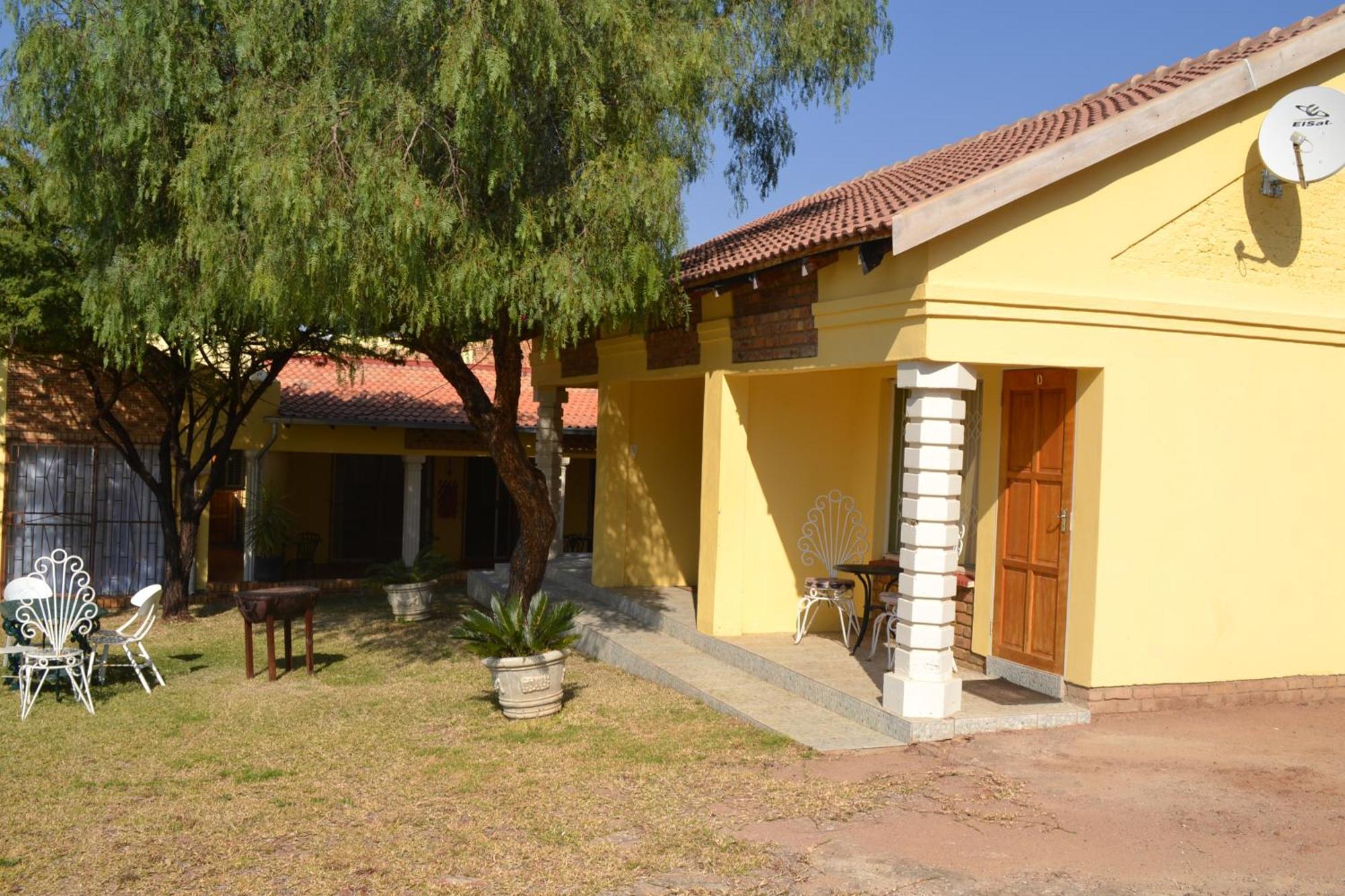 Kamogelo Guest House พีลาเนสเบิร์ก ภายนอก รูปภาพ