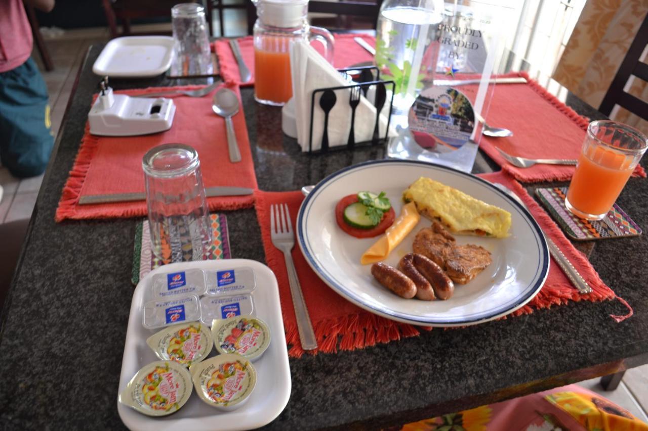 Kamogelo Guest House พีลาเนสเบิร์ก ภายนอก รูปภาพ