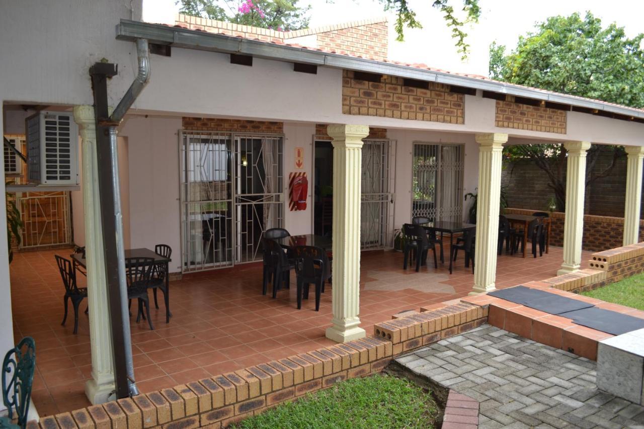 Kamogelo Guest House พีลาเนสเบิร์ก ภายนอก รูปภาพ